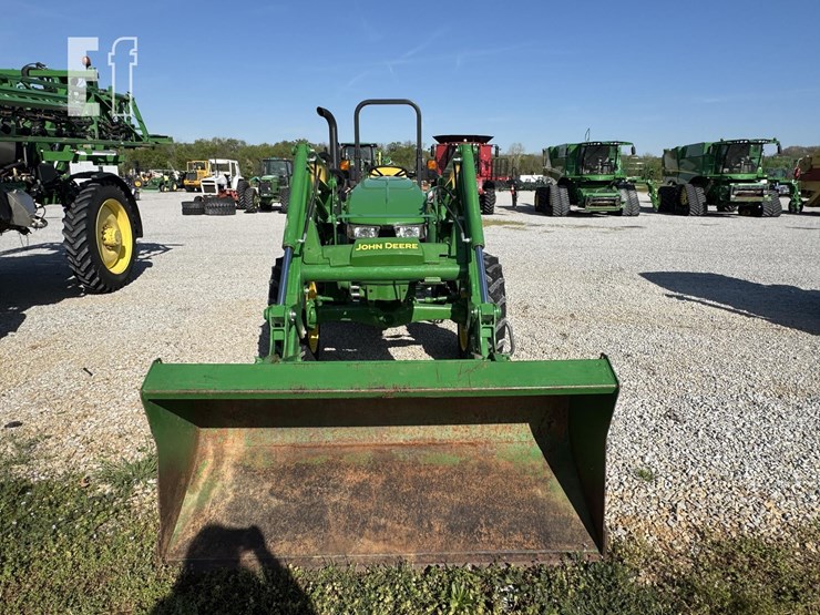 2022-john-deere-5055e-image-2