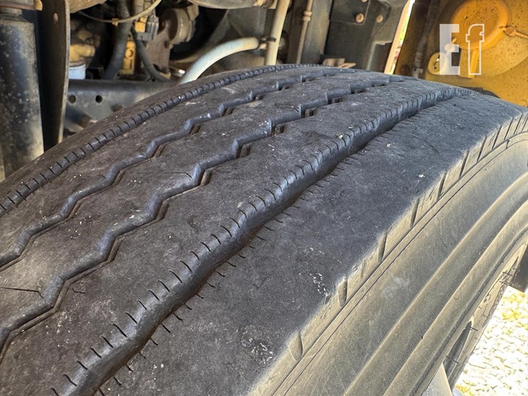 2000-caterpillar-3126-image-4