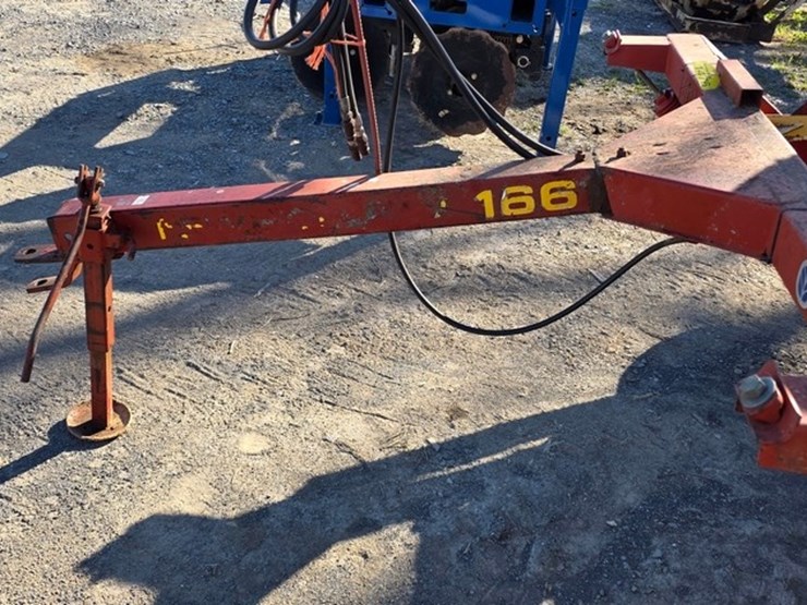 new-holland-166-image-6