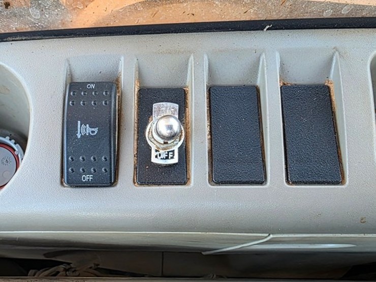 2014-case-cx160c-image-94