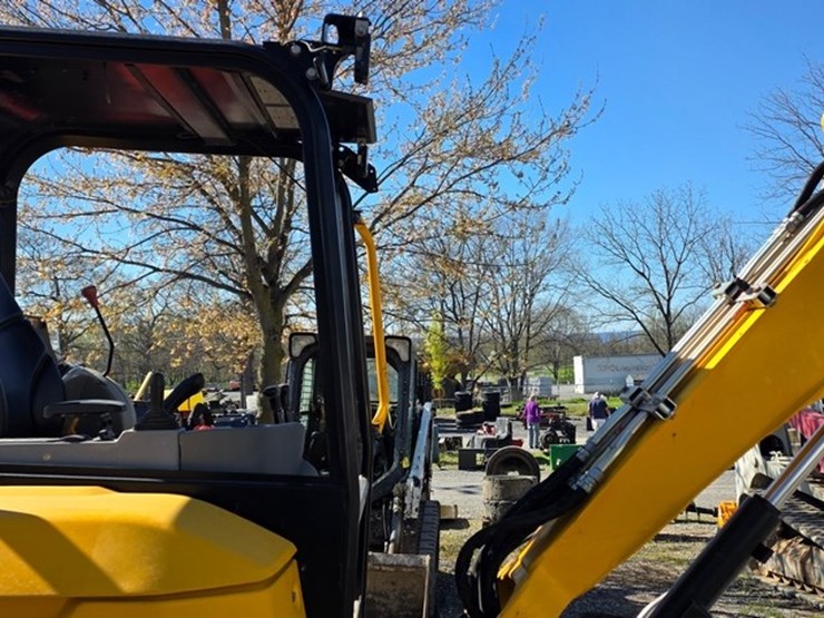 2021-jcb-35z-1-image-33