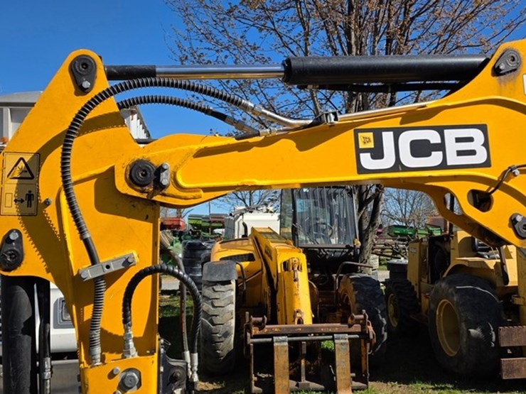 2021-jcb-35z-1-image-10