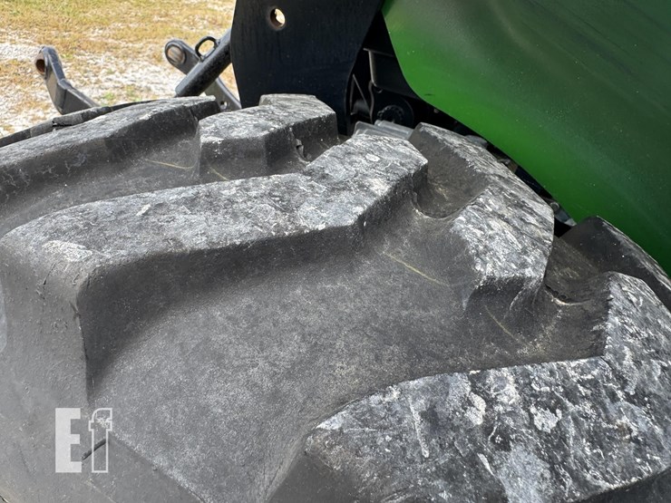 2025-john-deere-2025r-image-7