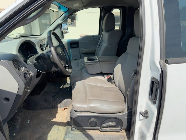 2004-ford-f150-xl-image-18