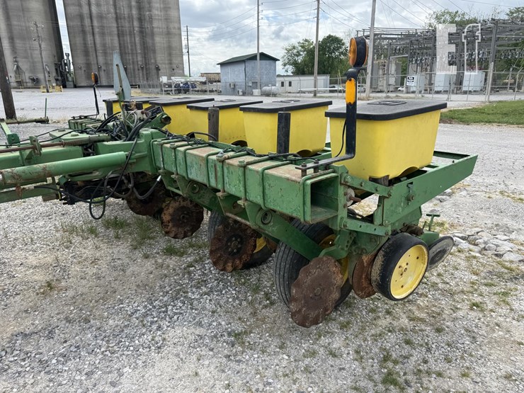 john-deere-7000-image-16