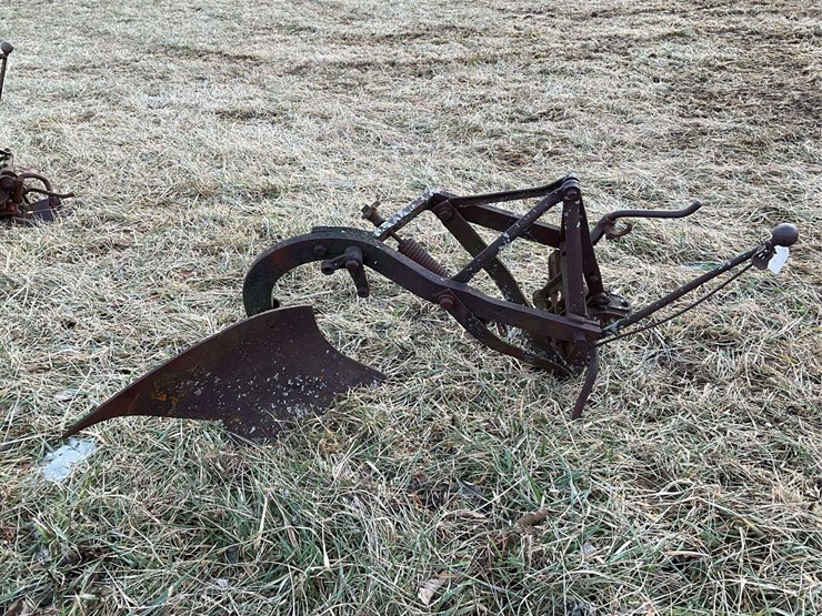 one-bottom-fordson-plow-image-3