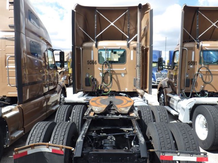 2022-kenworth-t680-image-9