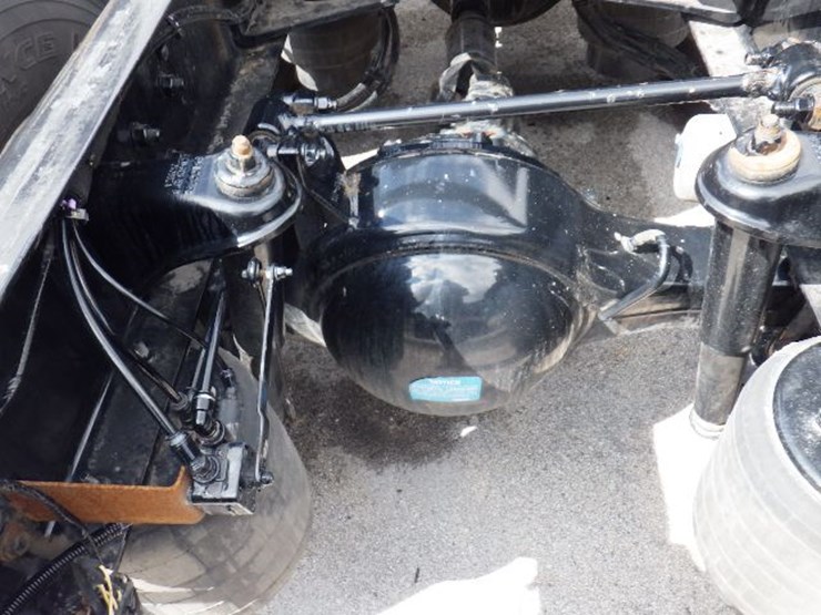 2022-kenworth-t680-image-11