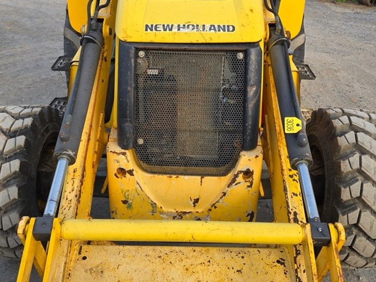 2009-new-holland-b95b-image-46