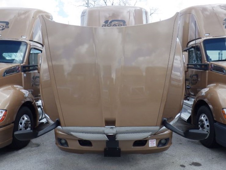 2022-kenworth-t680-image-22