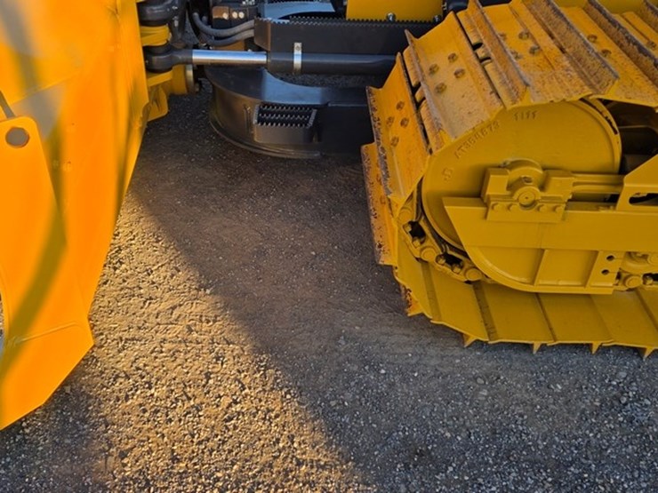 2023-deere-550-lgp-image-8