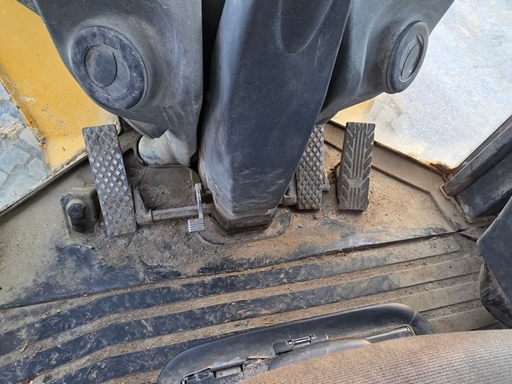 2012-deere-444k-image-54