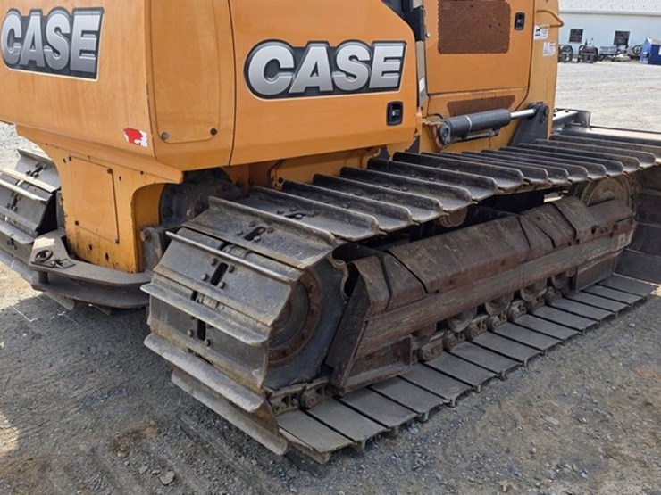 2016-case-750m-lgp-image-29