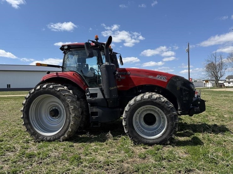 2023-case-ih-380-image-1