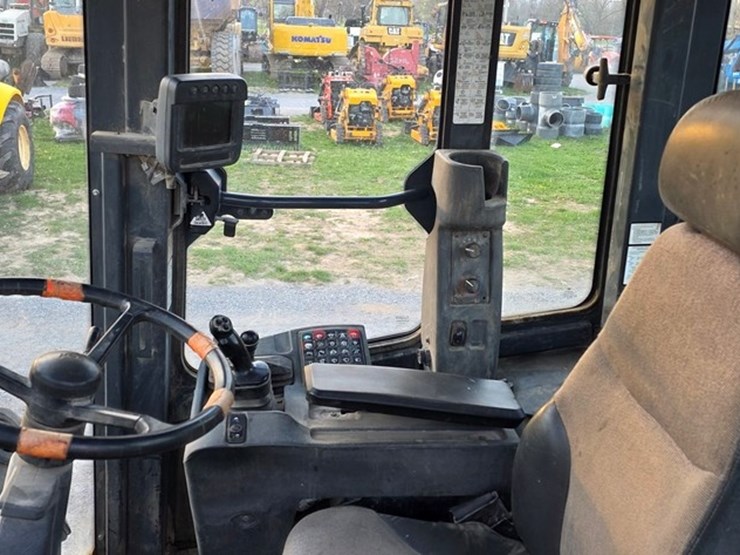 2012-deere-444k-image-49