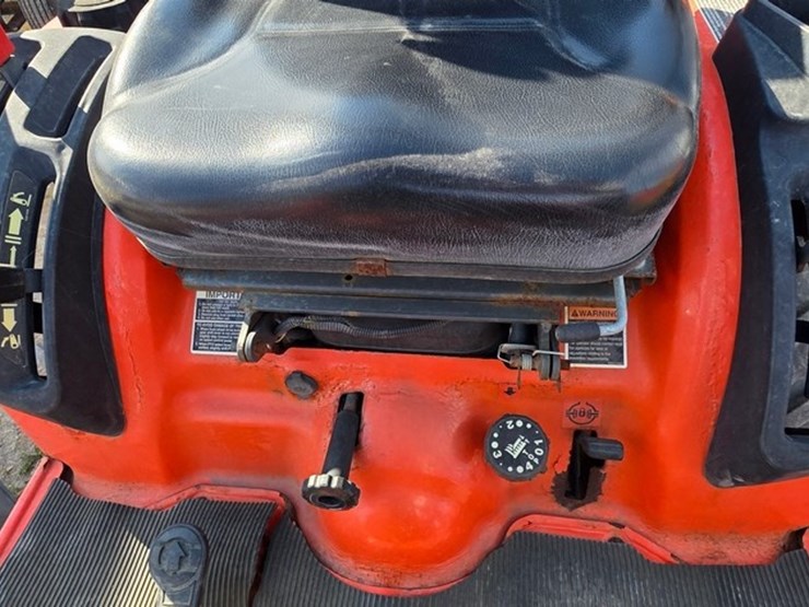 2014-kubota-bx1870-image-36