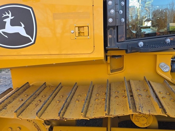 2023-deere-550-lgp-image-35