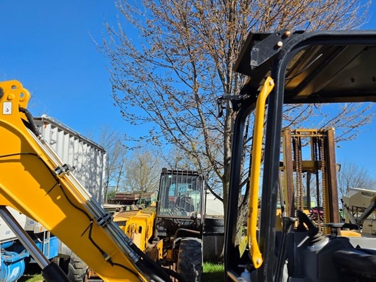 2021-jcb-35z-1-image-16