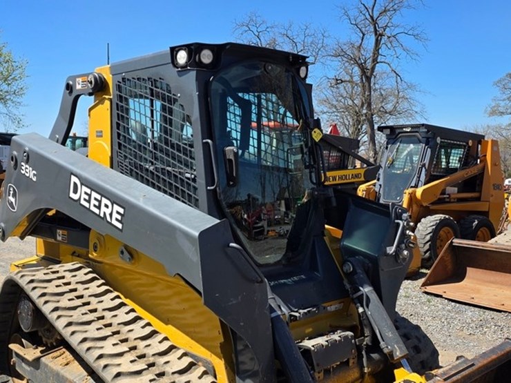 2018-deere-331g-image-7