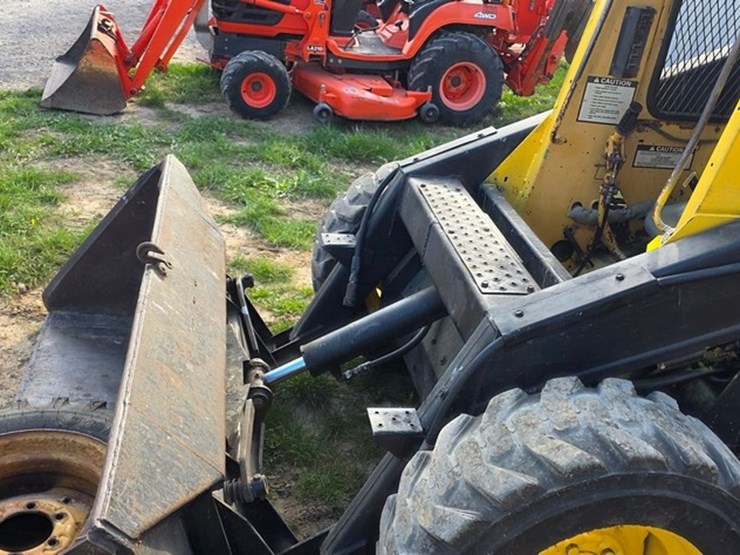 1988-new-holland-l555-image-29