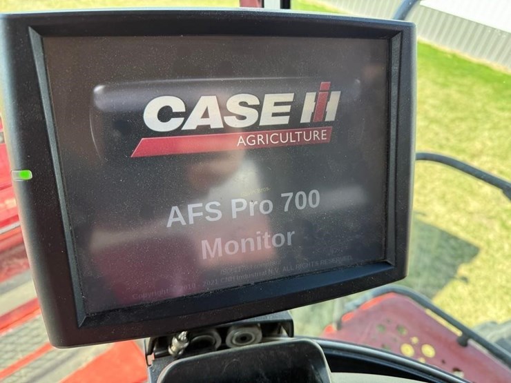 2014-case-ih-8230-image-55