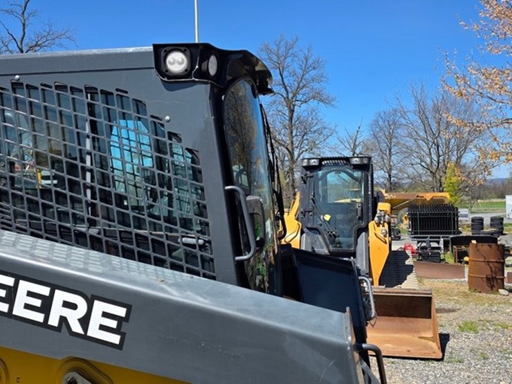 2018-deere-331g-image-10