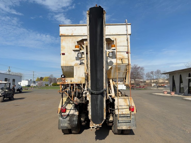 1984-mack-dm686s-image-4