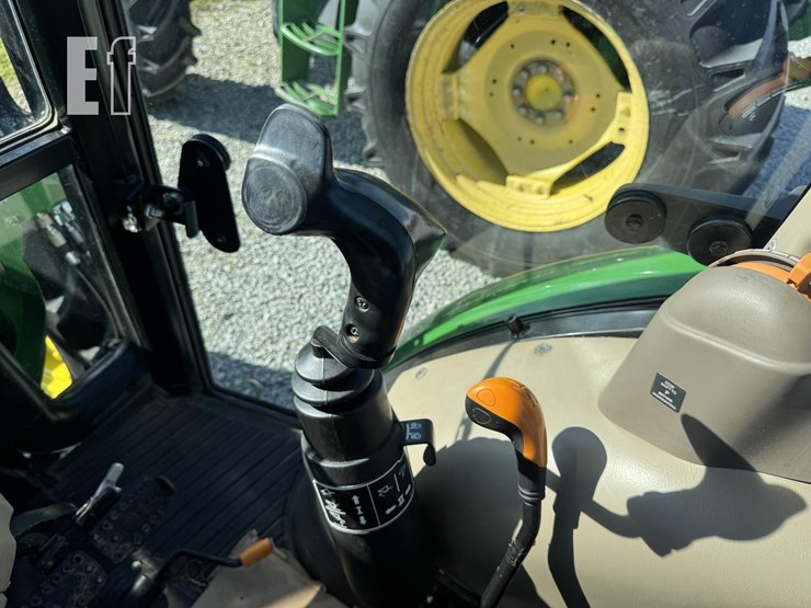 2022-john-deere-5055e-image-19