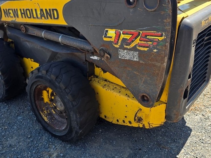 new-holland-l175-image-19