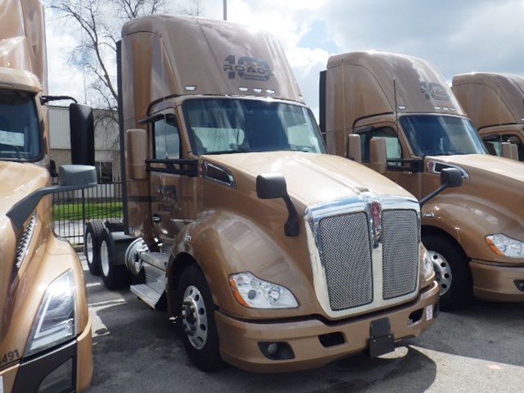 2022-kenworth-t680-image-4