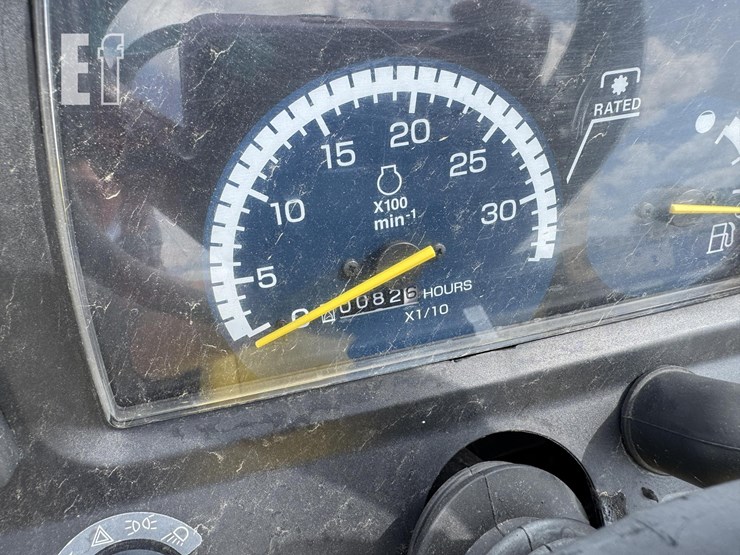 2025-john-deere-2025r-image-15