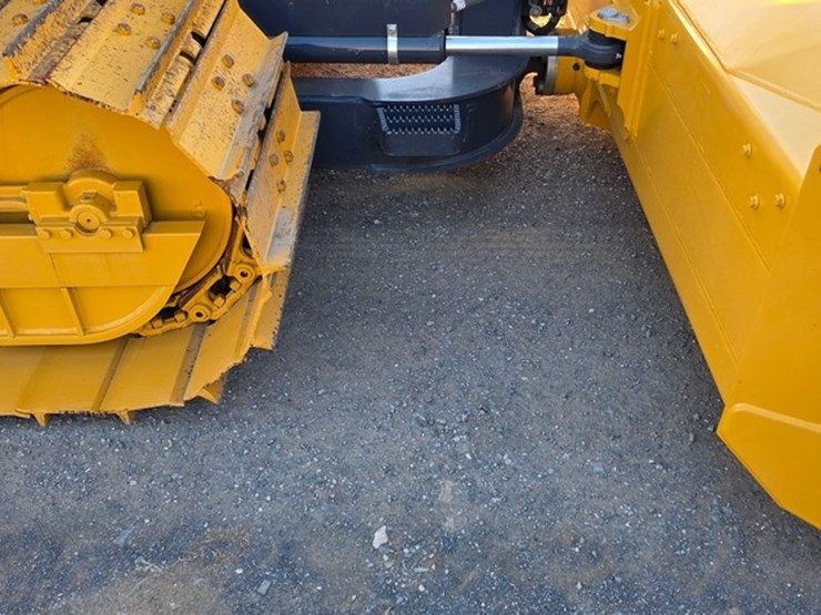 2023-deere-550-lgp-image-47