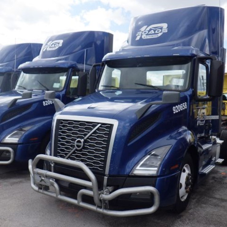 2020 VOLVO VNL300