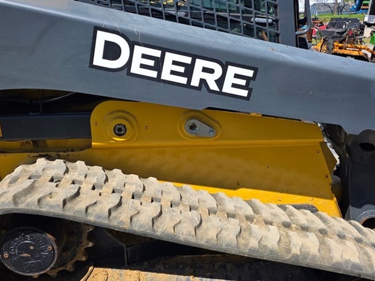 2018-deere-331g-image-12
