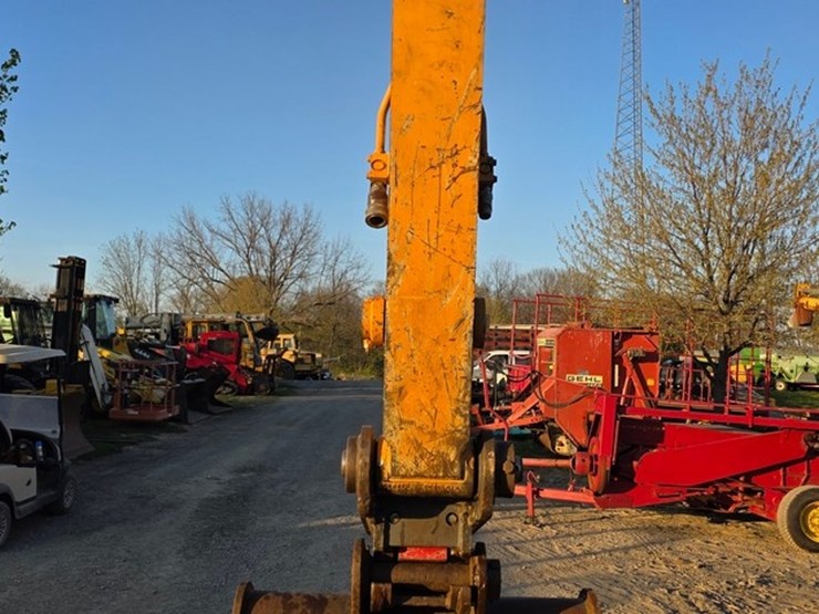 2014-case-cx160c-image-55