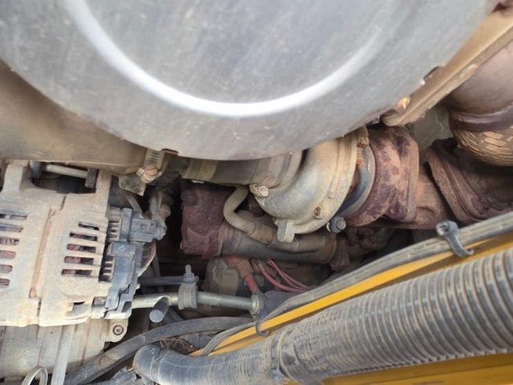 2014-deere-326e-image-44