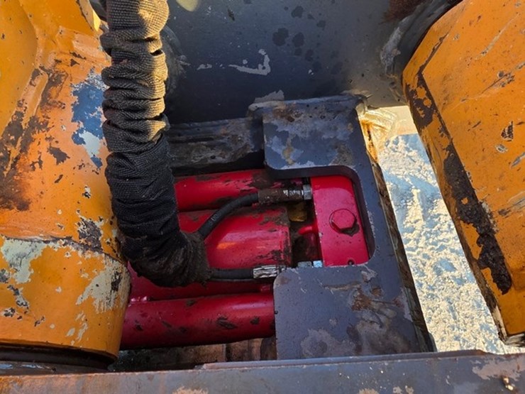 2014-case-cx160c-image-65