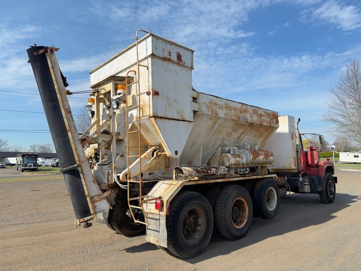 1984-mack-dm686s-image-5