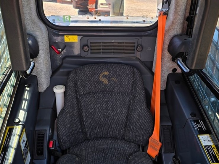 2018-deere-331g-image-50