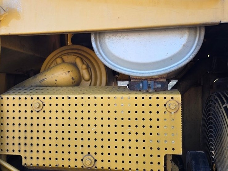 1997-caterpillar-d4h-image-63