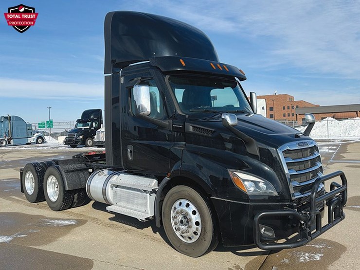 2022-freightliner-cascadia-116-image-2