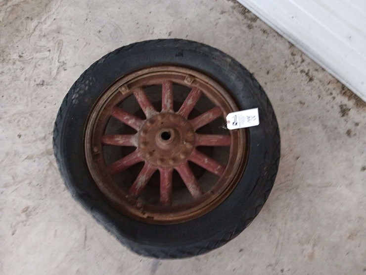 (2)-5.50-16.-(1)-33x5-tires-image-13