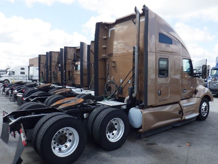 2022-kenworth-t680-image-12