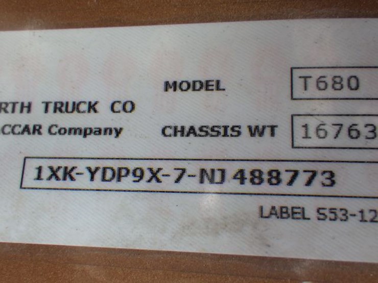 2022-kenworth-t680-image-23