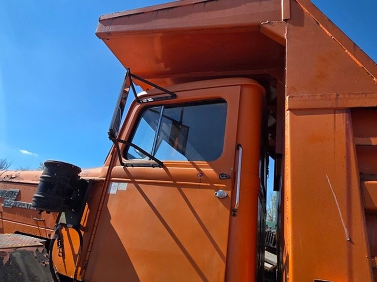 1974-white-construcktor-image-9