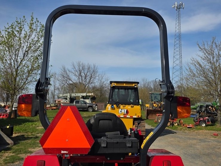 2022-massey-ferguson-1825e-image-17