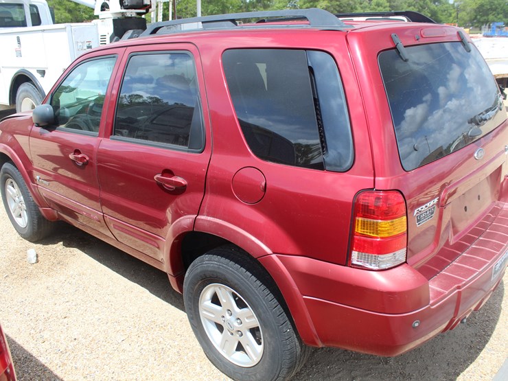 2007-ford-escape-image-3