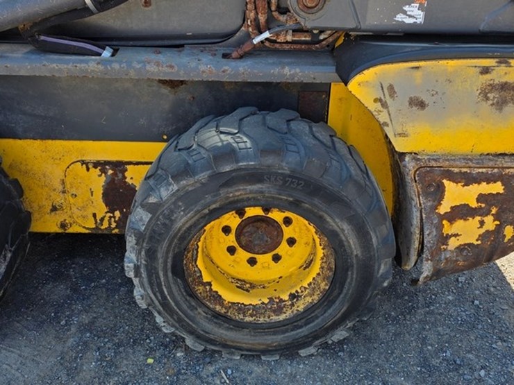 2013-new-holland-l220-image-20