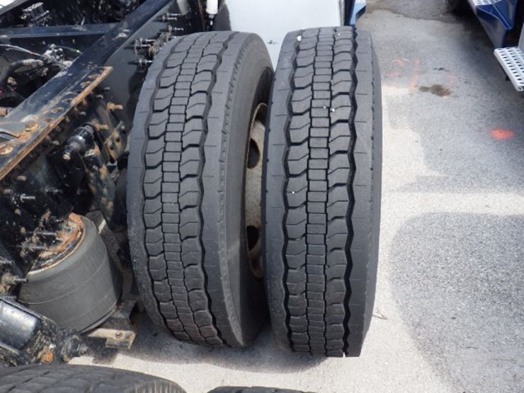 2018-volvo-vnl300-image-6