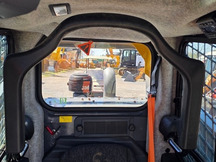 2018-deere-331g-image-51